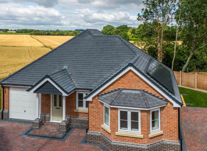 A home with solar panels ♻️