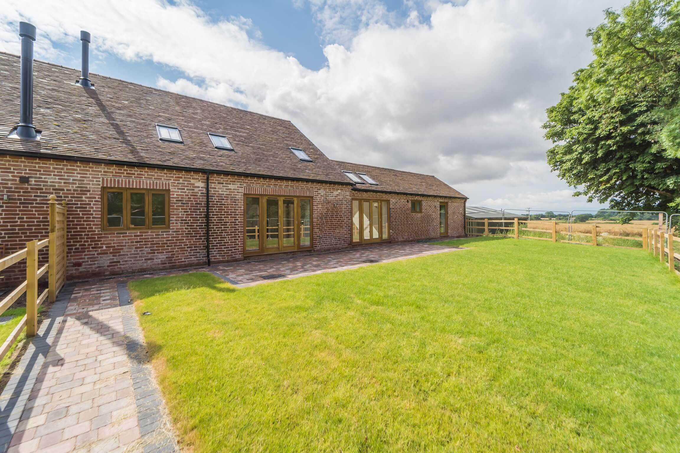 Glorious Barn Gardens ☀️   